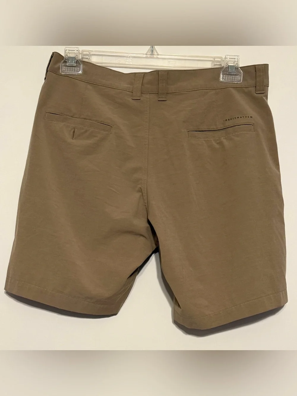 TravisMathew The Beck Golf Shorts Men’s 33 Tan Khaki Stretch
